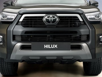  Toyota Hilux testowana przez Fernando Alonso